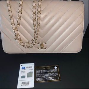 Chanel Bag like new- clean with no scratches
